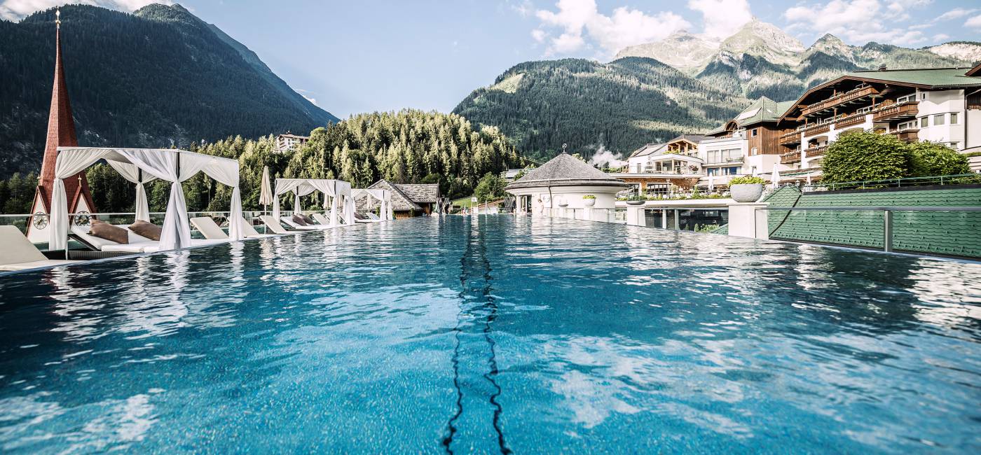 Your luxury hotel in the Zillertal main image